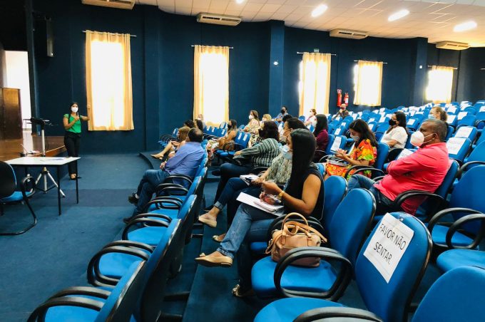 SMS realiza formação de vigilância da Covid-19 para diretores das escolas estaduais
