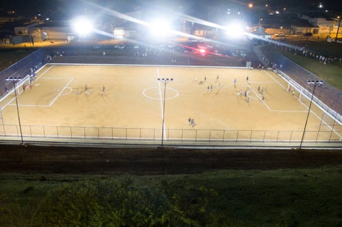 Prefeita entrega revitalização do primeiro espaço esportivo conquistense em homenagem a uma mulher