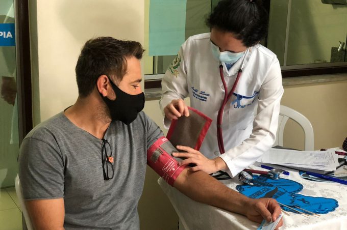 Pacientes da Clínica Municipal de Reabilitação participam de ação do Novembro Azul