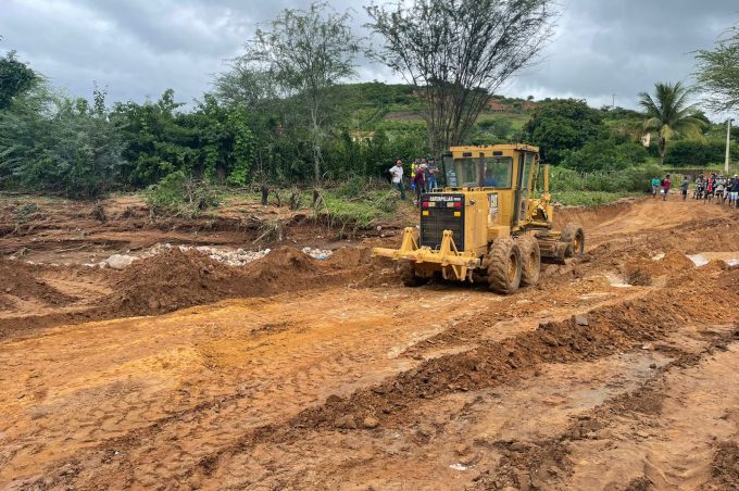 Prefeitura inicia recuperação de estradas da região de Bate-Pé após estragos das chuvas