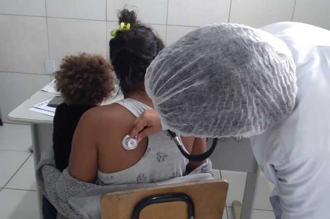 Chuvas em Conquista: equipes de saúde da Prefeitura visitam abrigos diariamente para monitorar estado de saúde das famílias