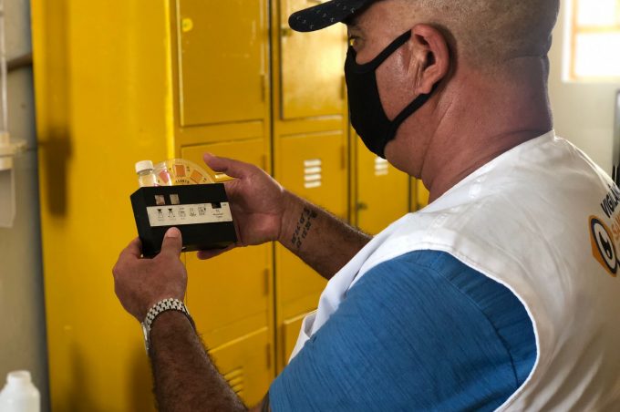 Vigilância Sanitária e Ambiental fiscaliza a qualidade da água de abrigos na zona rural