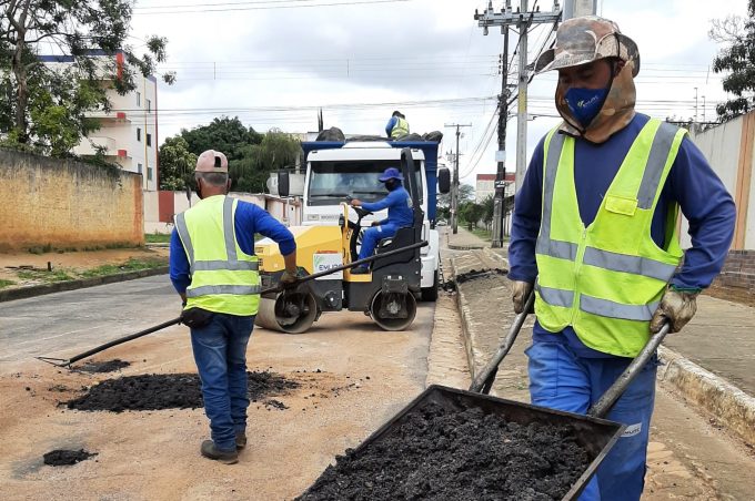 Prefeitura promove Operação Tapa-Buracos e ações de limpeza de vias após danos provocados pelas chuvas