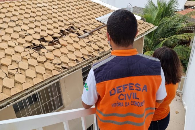 Defesa Civil mantém vistoria em locais atingidos pelas chuvas nas últimas horas