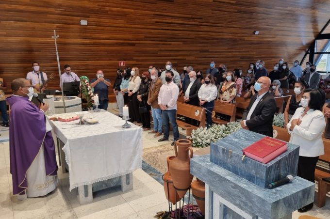Missa em memória do prefeito Herzem Gusmão é celebrada na Igreja de Santa Dulce dos Pobres