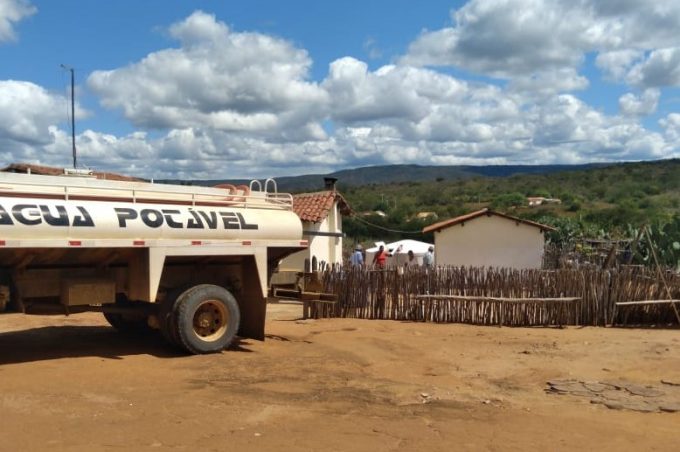 Prefeitura já distribuiu este ano mais de 20 milhões de litros de água potável por causa da seca na zona rural