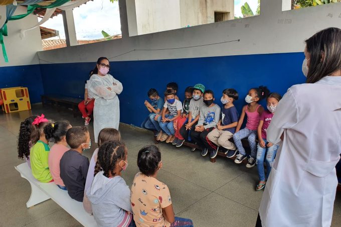 Programa Saúde na Escola leva ações de prevenção da Covid-19 para alunos da rede municipal