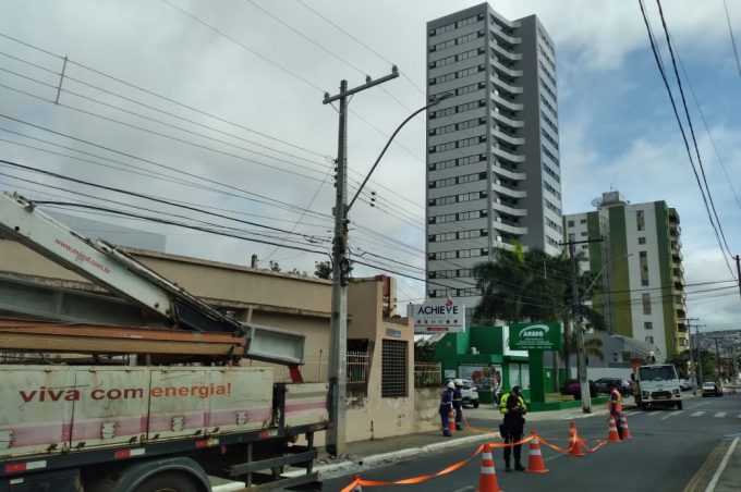 Simtrans orienta trânsito na Vivaldo Mendes com trecho em manutenção