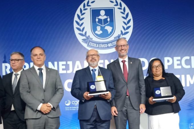 Smed participa do replanejamento do Programa das Escolas Cívico-Militares, que incluiu a Escola Carlos Santana