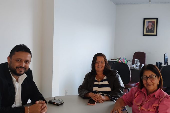 Equipe da Prefeitura de Amargosa visita Secretaria de Governo para conhecer modelo de formação continuada de servidores