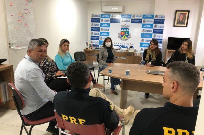 SMS e Anvisa alinham com PRF e Polícia Federal ação no combate ao cigarro eletrônico em Conquista