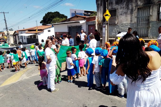Centro Municipal de Educação Infantil Tia Zaza promove desfile da primavera