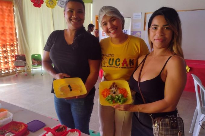 Smed leva palestra sobre a importância da alimentação saudável na infância a pais de estudantes de escola municipal