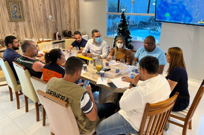 Prefeita reúne Comitê de Gerenciamento de Crise e reforça necessidade de atenção à população mais afetada pelas chuvas