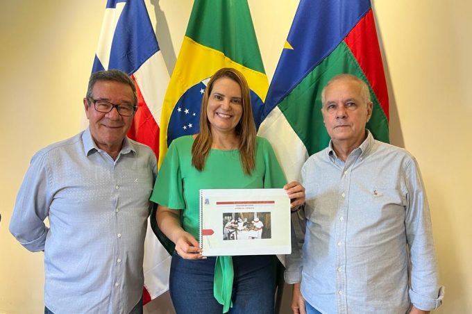 Prefeita recebe proposta de agregação de polo agroalimentar ao polo têxtil de Vitória da Conquista