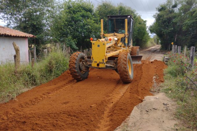 Recuperação de estradas na zona rural segue nos distritos de Cabeceira do Jiboia, Iguá e Bate-Pé