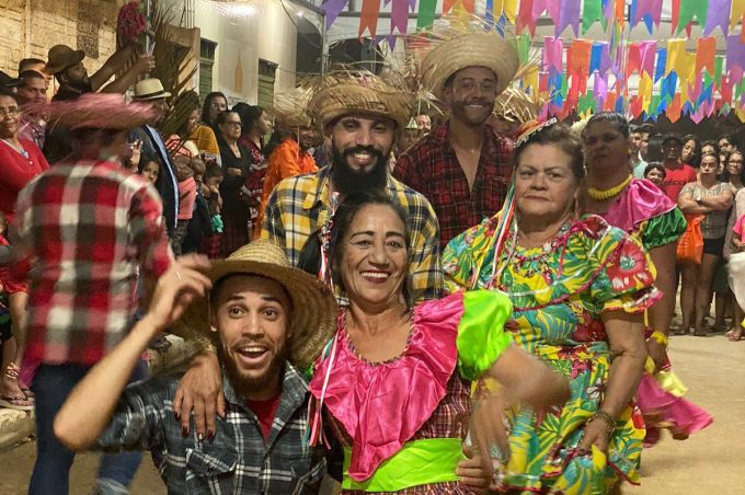 Quadrilhas juninas se apresentam nas duas últimas noites do Arraiá da Conquista