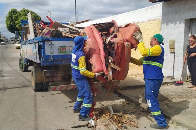 Secretaria de Serviços Públicos intensifica mutirão de limpeza com Operação Cata-Bagulho nos bairros da cidade