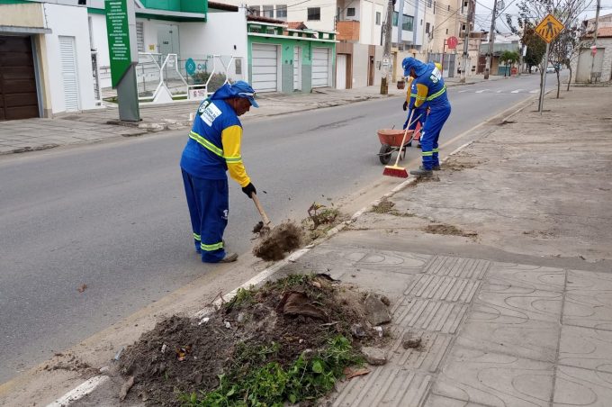 Secretaria de Serviços Públicos inicia limpeza de vias em preparação para o Festival de Inverno Bahia