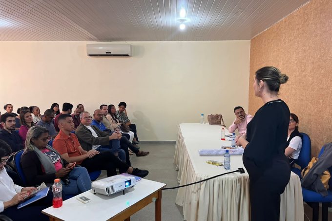 Prefeitura e Sebrae capacitam núcleos administrativos para atendimento ao programa Compra Conquista