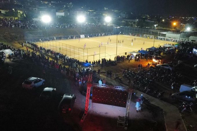 Final do campeonato Integração Cruzeiro reúne desportistas, torcedores e gera renda para comerciantes e ambulantes