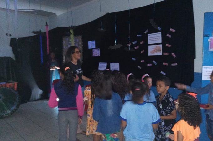 Extensão da Escola Municipal Helena Cristália realizou 1ᵃ Feira Cultural Folclórica