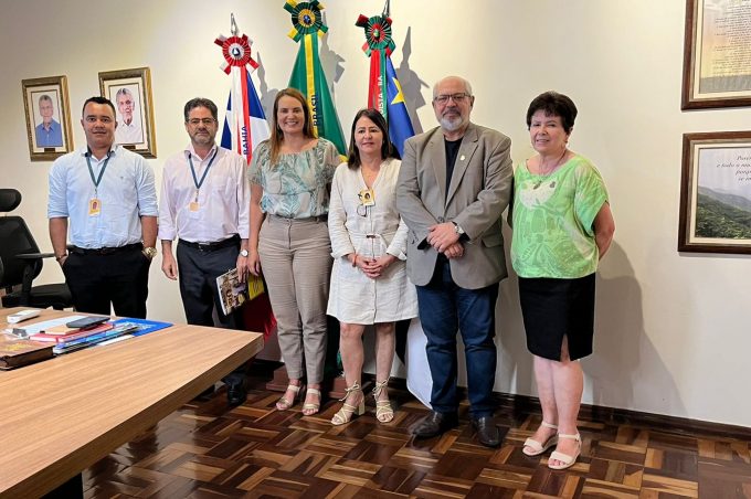 Com apoio da Prefeitura, Correios vão triplicar número de cartas para Papai Noel