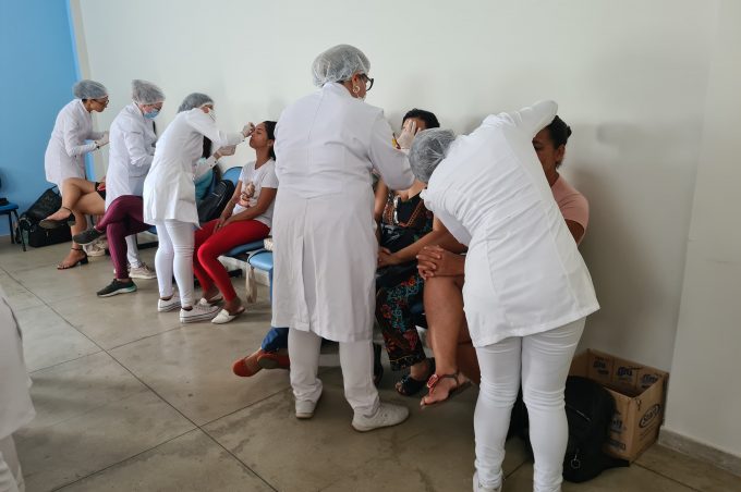 Secretaria de Políticas para Mulheres e Curso de Estética e Cosmética da Fainor realizam ação com referenciadas do Crav