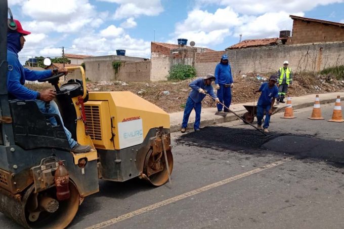 Prefeitura retoma Operação Tapa-Buraco e atende bairros Morada dos Pássaros e Cidade Maravilhosa