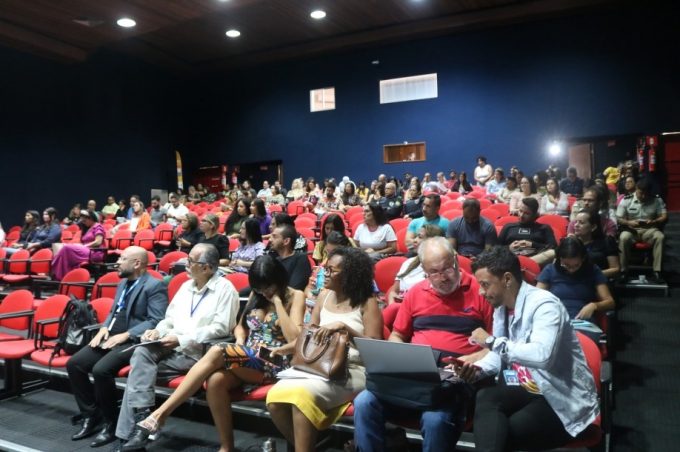 Prefeitura amplia debate sobre a política municipal voltada à população em situação de rua durante seminário intersetorial