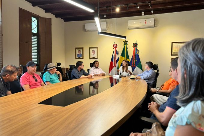 Em reunião com moradores, Prefeitura anuncia pavimentação de ruas no loteamento Bela Vista