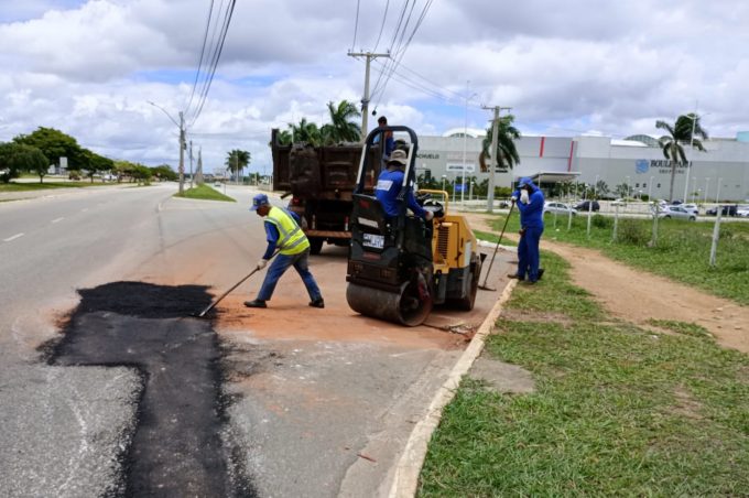 Prefeitura intensificou Operação Tapa-Buraco neste sábado para reparar vias degradadas pelas chuvas
