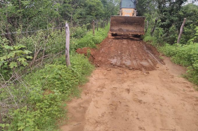 Prefeitura mantém força-tarefa na zona rural para agilizar recuperação de estradas