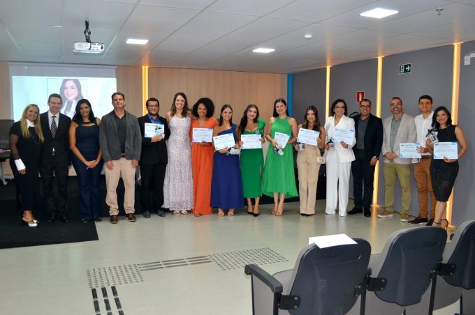 Fundação Pública de Saúde realiza cerimônia de formatura de residentes médicos do Hospital Esaú Matos