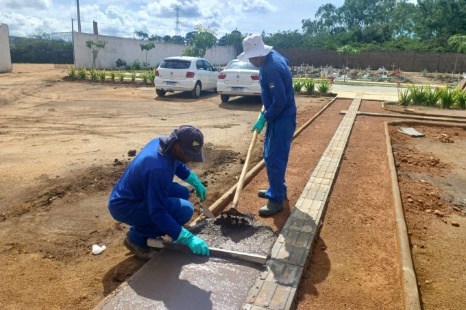 Prefeitura realiza concretagem do passeio no Cemitério Municipal Campo da Paz