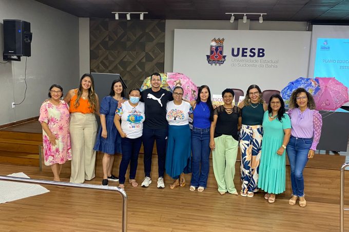 Secretaria Municipal de Educação promove formação com professores das Salas de Recursos Multifuncionais