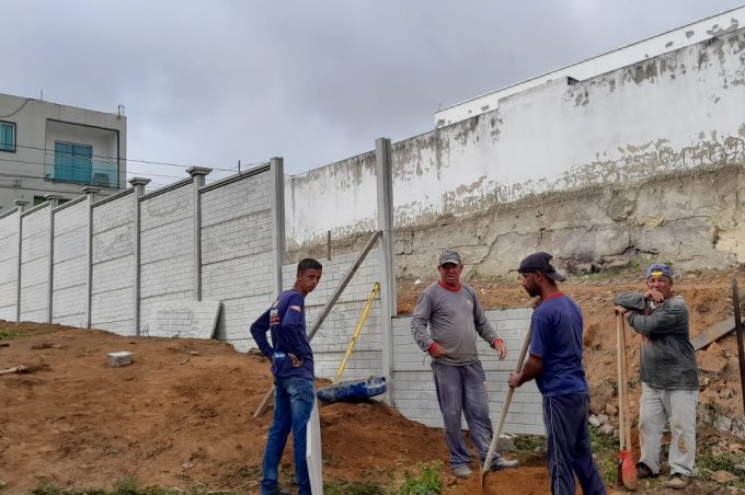 Governando com as Pessoas: Prefeitura inicia reformas de unidades de saúde e construção de espaço para velório