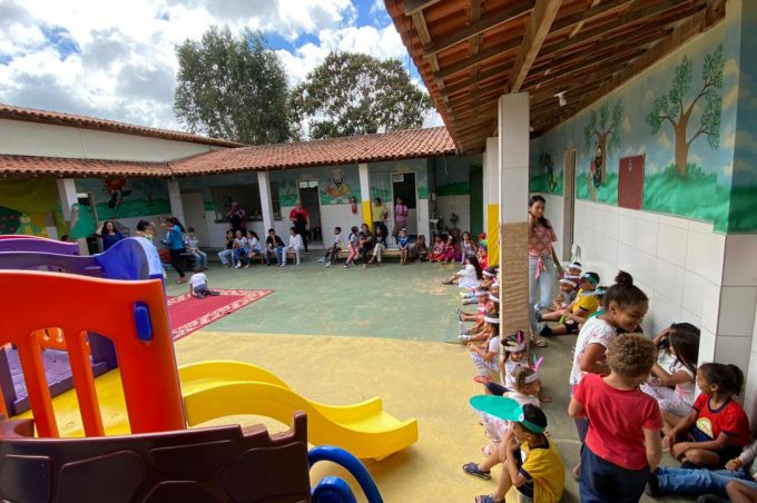 Escola Municipal Péricles Gusmão inicia Projeto de Leitura com temática voltada para o imaginário