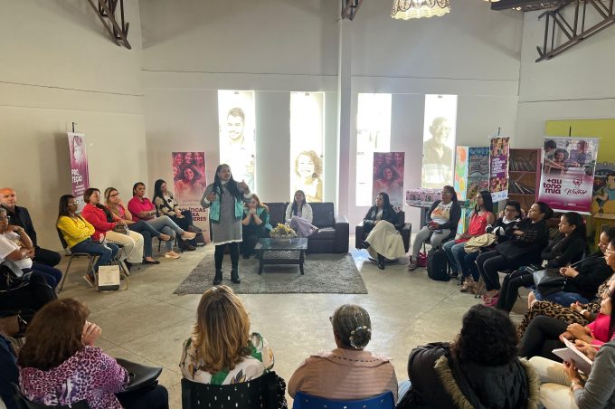 Secretaria de Políticas para Mulheres promove “Diálogos Maternos: superando desafios” com referenciadas do Crav
