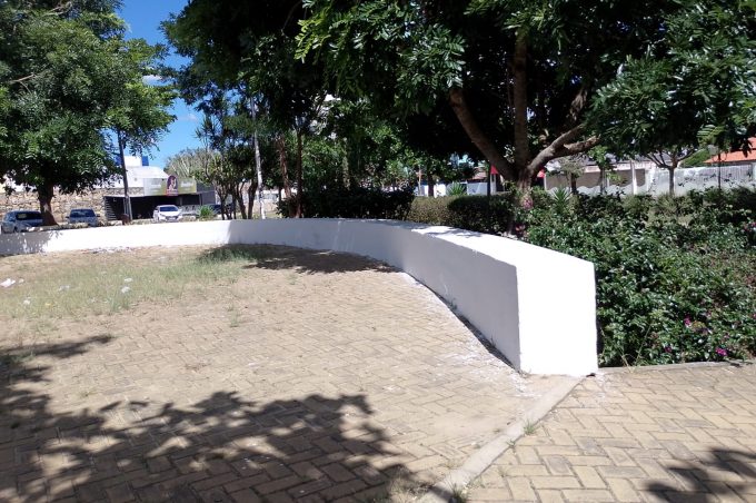Secretaria Municipal de Serviços Públicos conclui reparos na praça Guadalajara após atos de vandalismo