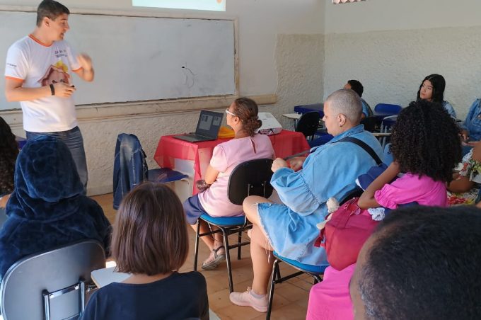 Smed participa do 2º Fórum da Família na Escola Municipal Arthur Seixas com o tema “Diversidade Familiar: Respeito Mútuo