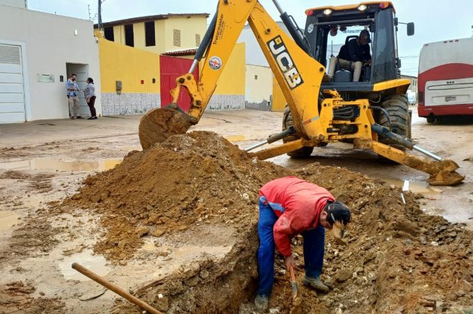 Acelera Conquista: Prefeitura inicia rebaixamento de rede na Rua E do loteamento Bela Vista