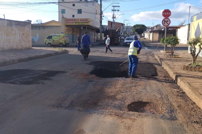 Prefeitura prossegue com manutenção de vias por meio da Operação Tapa-Buraco