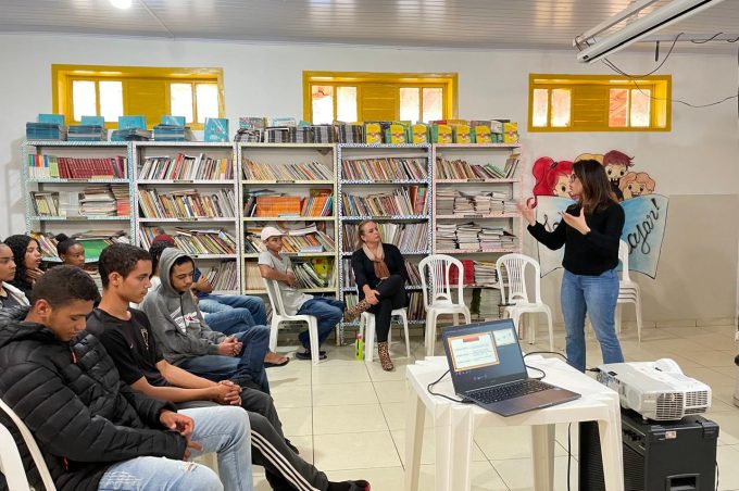 Secretaria Municipal de Educação realiza ação preventiva sobre bullying na escola Paulo Setúbal, em Inhobim