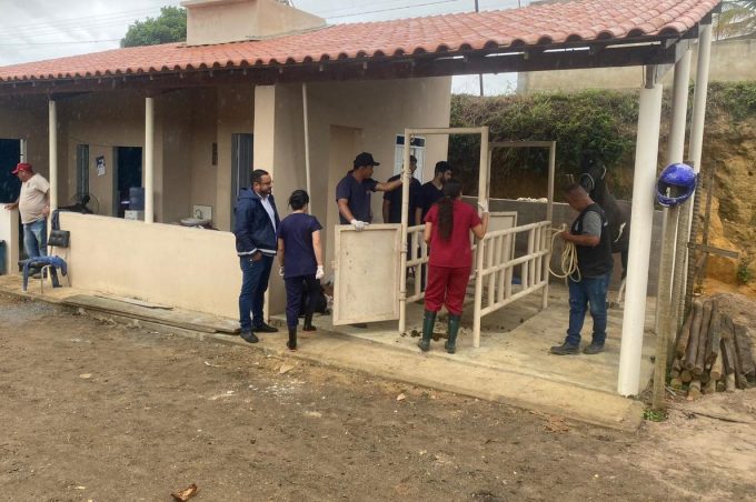 Prefeitura e Unex firmam parceria para realização de aulas práticas do curso de Medicina Veterinária no Curral Municipal