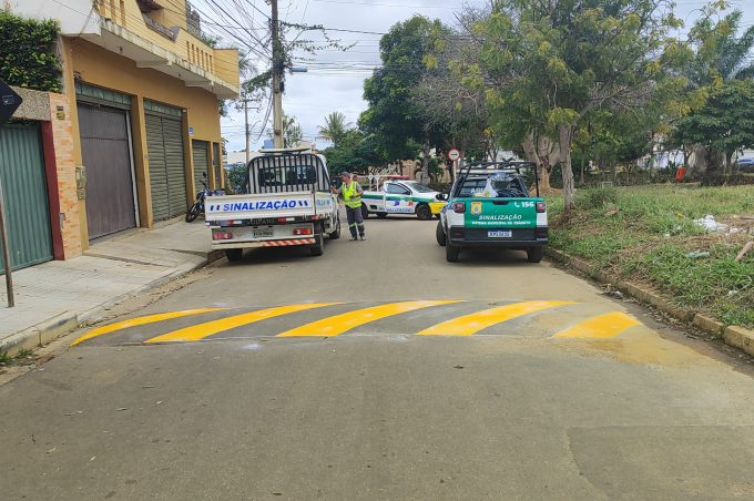 Secretaria Municipal de Mobilidade Urbana reforça sinalização viária em diversos pontos da cidade