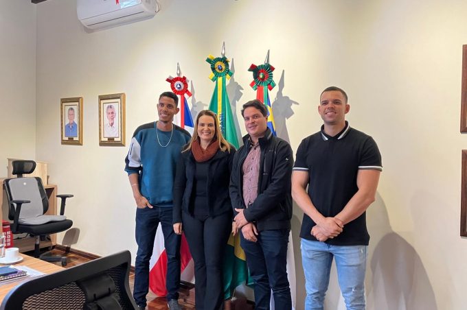 Serviço de aplicativos de transporte é pauta de reunião entre gestão municipal e comissão de motoristas
