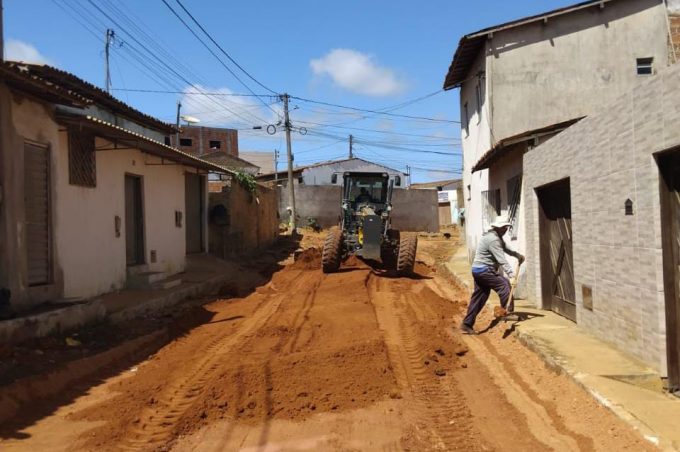 Obra de pavimentação asfáltica no loteamento Panorama já chegou a 70% das ruas