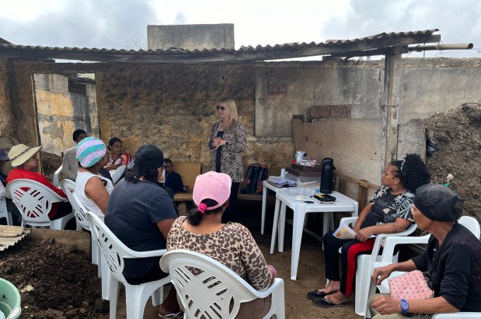Semdes finaliza ciclo de oficinas sobre captura de abelhas sem ferrão nas hortas comunitárias