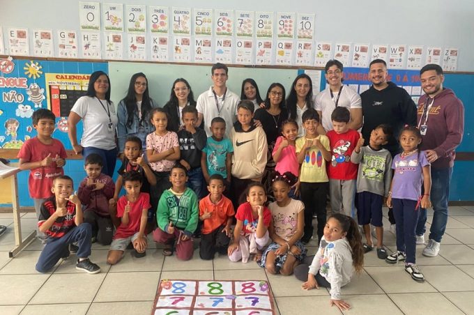 Prefeitura e Unex realizam ação de conscientização sobre alimentação saudável na Escola Municipal Irmã Barbosa